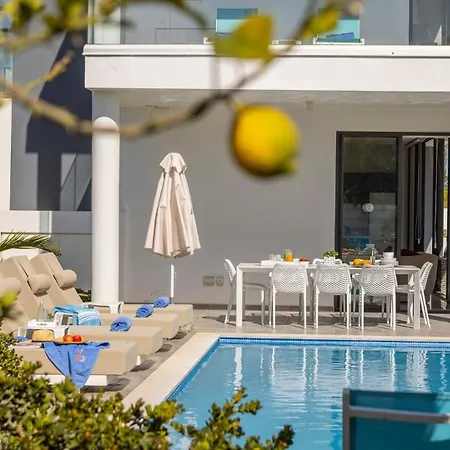 Diamond Villa