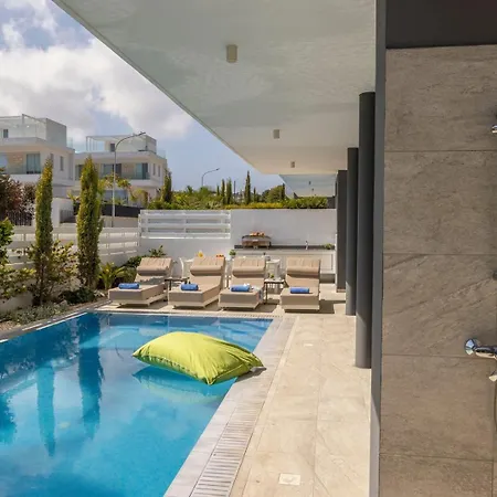 Diamond Villa *